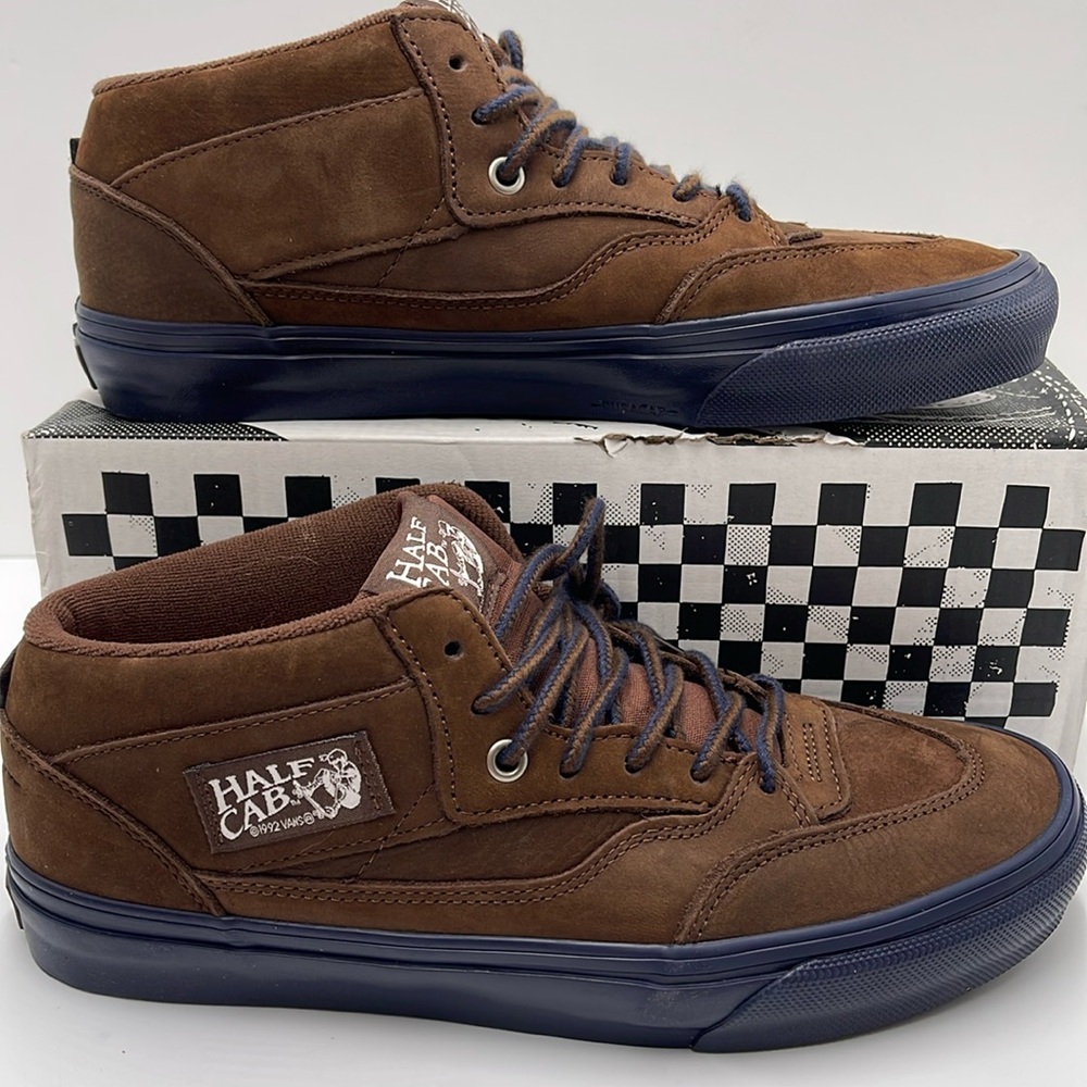 Vans Men’s Skate Half Cab
Nick Michel Brown/Navy
VN0A5KYABF1
Sneakers